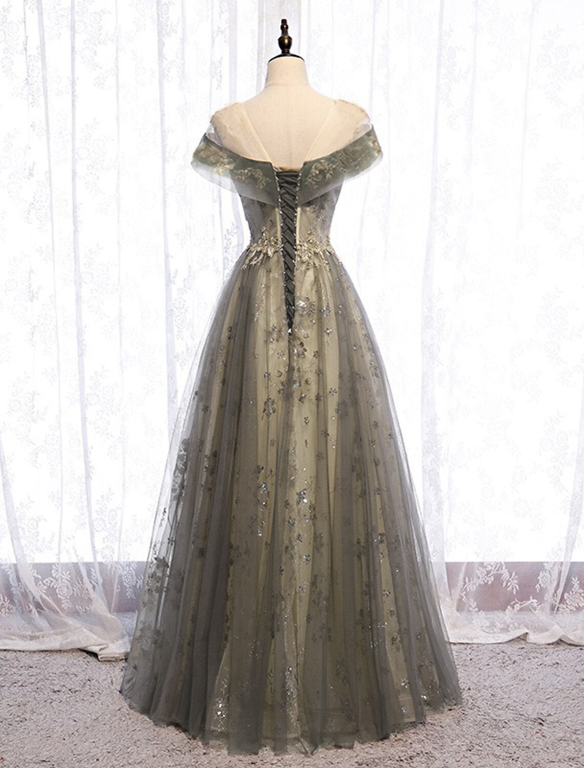 Vestido de noche elegante de corte A para invitados de boda, de compromiso, largo hasta el suelo, manga corta, cuello ilusión, tul con pliegues